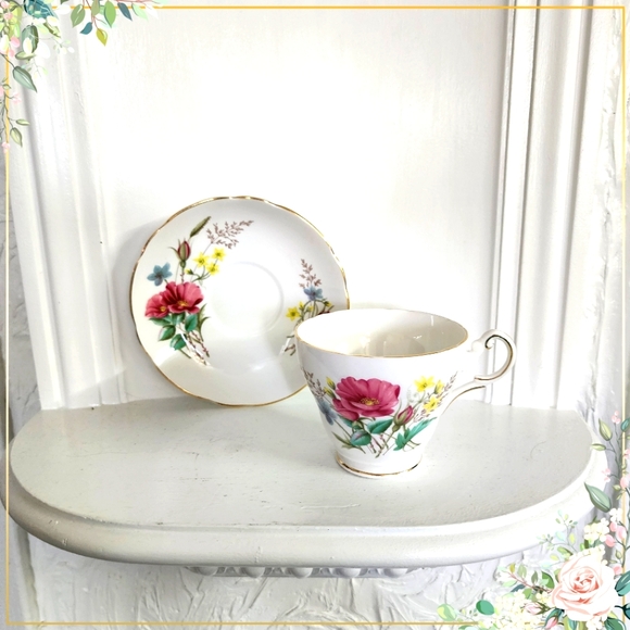 Regency English Wild Flowers Tea Cup & Saucer - Picture 1 of 9